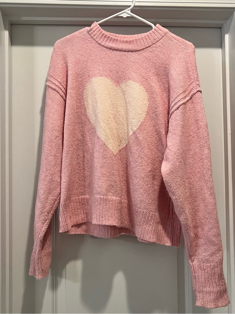 American Eagle Outfitters Women’s XS Pink Crewneck Sweater with Cream Heart